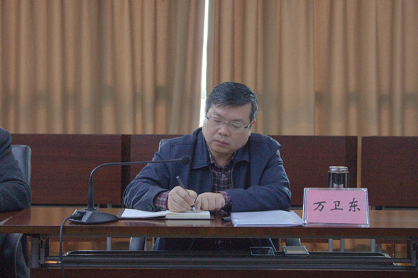 省农机总公司召开10月党委中心组（扩大）学习会议
